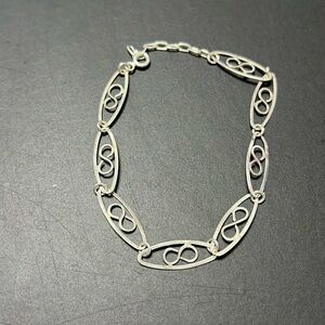 Infinity Continuous Bracelet